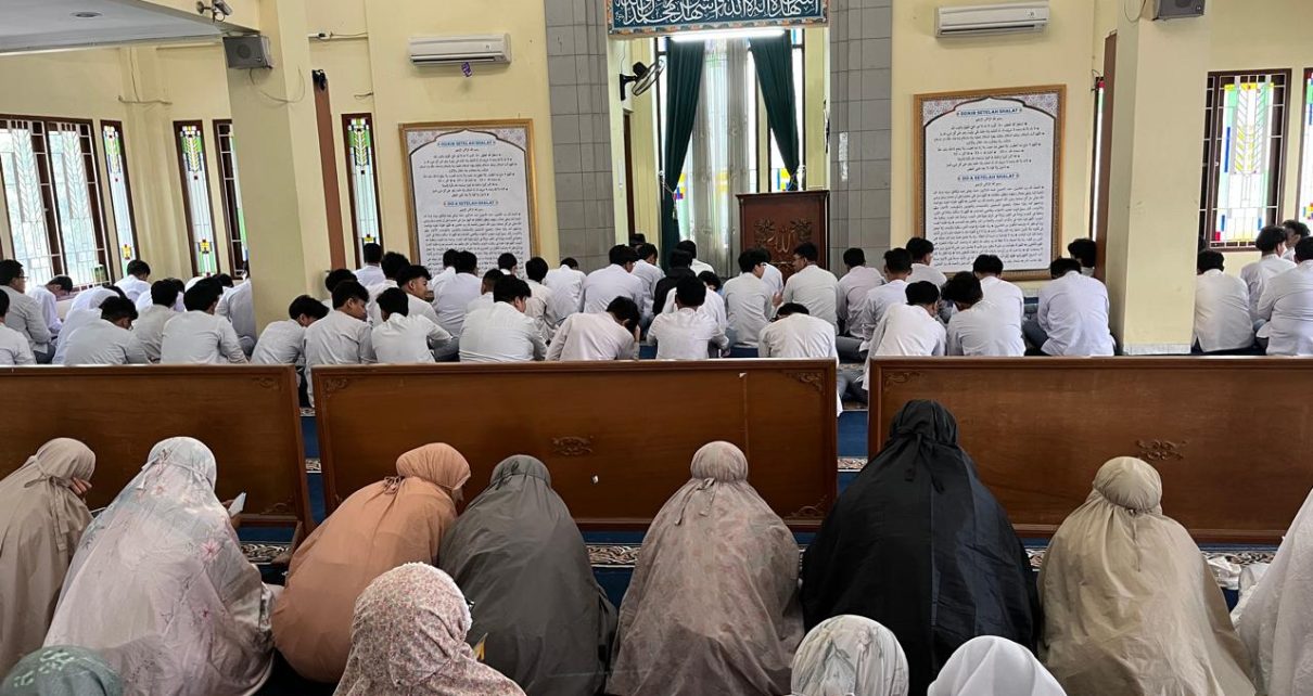 Program Karakter Islami di SMA Islam Al Azhar 2