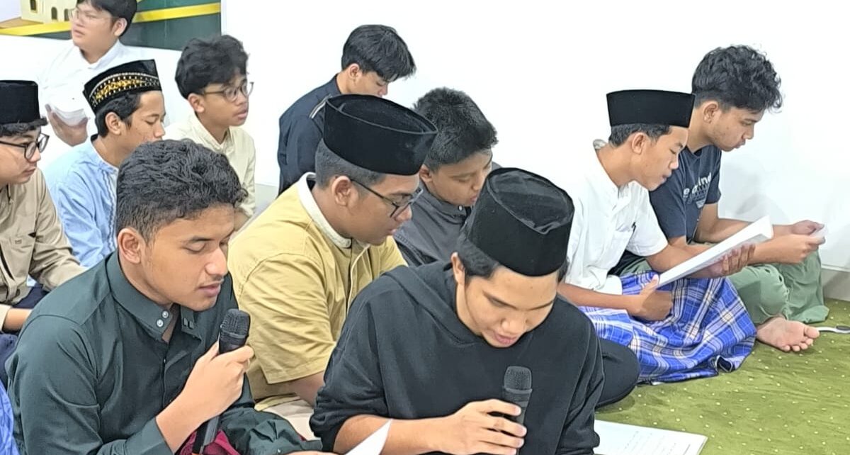 Program Karakter Islami di SMAI Al Azhar 2