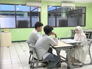Murid SMAI 2 Jakarta Sedang Bimbingan 