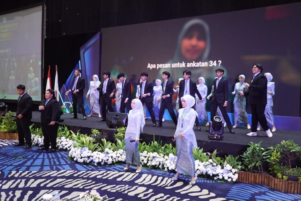 Penampilan murid SMAI 2 Jakarta angkatan 34 