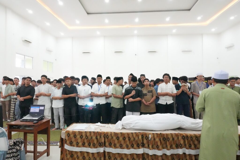 SALAM: Pesantren Akhlak Mulia Kelas X Al Azhar 2