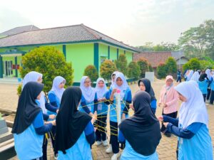 SALAM: Pesantren Akhlak Mulia Kelas X Al Azhar 2