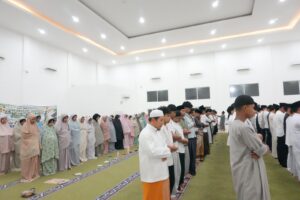 SALAM: Pesantren Akhlak Mulia Kelas X Al Azhar 2