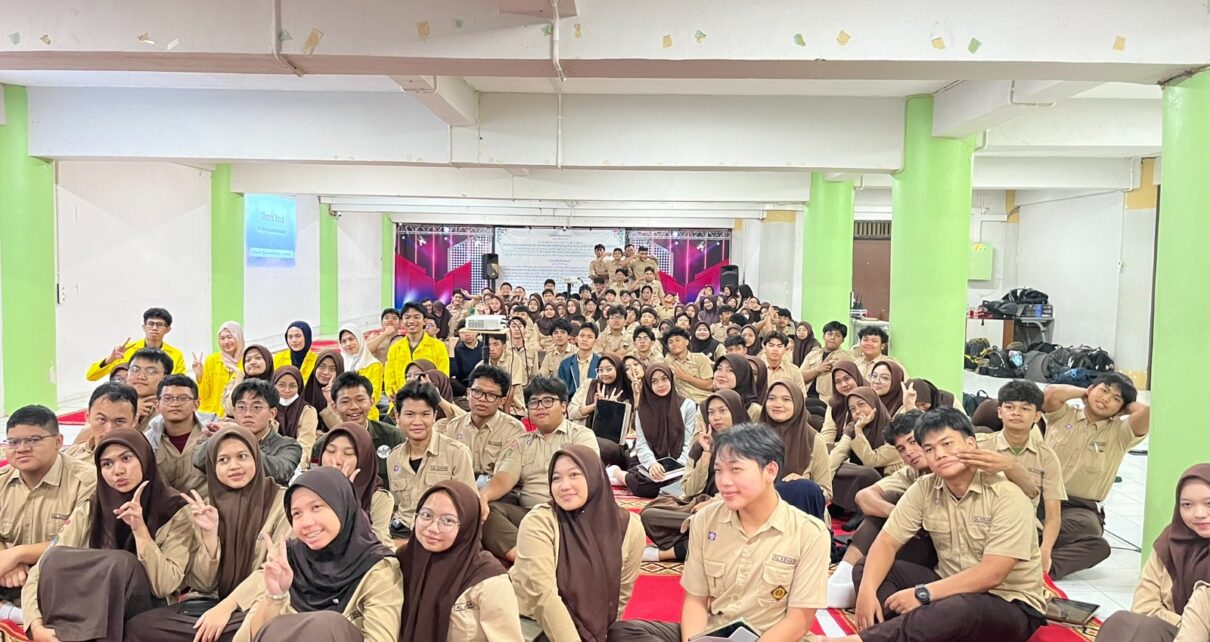 Roadshow Universitas Indonesia di SMA Islam Al Azhar 2