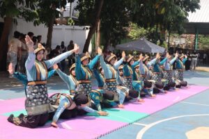 Penampilan Ratoeh Jaroe SMAI 2 Jakarta