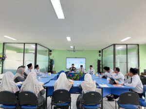 SMA Islam Al Azhar 2 Jakarta Gelar FGD Hukum