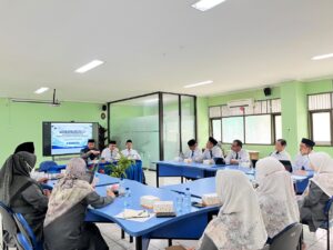 SMA Islam Al Azhar 2 Jakarta Gelar FGD Hukum