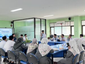 SMA Islam Al Azhar 2 Jakarta Gelar FGD Hukum