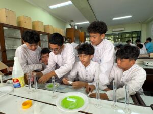 Murid Kelas 9 Belajar Sehari Bersama Kakak SMA Islam Al Azhar 2 Jakarta